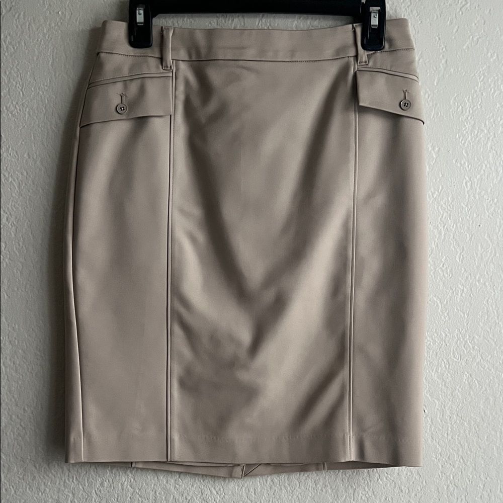 NWOT WHBM Pencil Skirt in CobbleStone (Tan) In Size 4